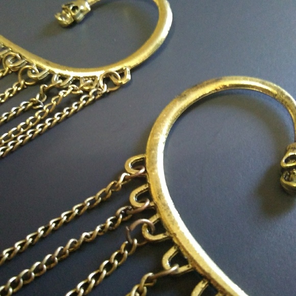 Hot Amazing 2019 Big Antique Skull Tassel Ear Cuff - Picture 6 of 6